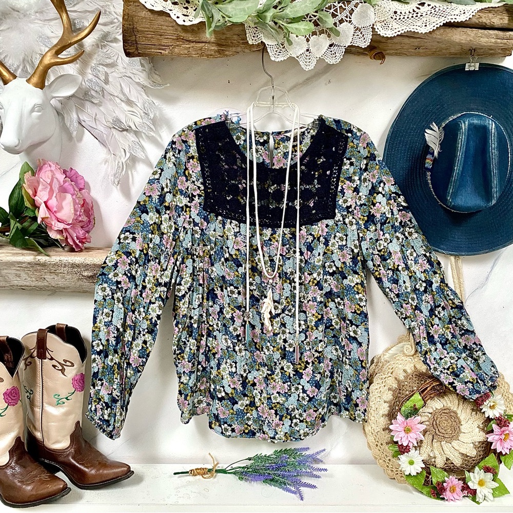 Anthropologie CASLON boho floral crochet blouse w shabby chic prairie vibe